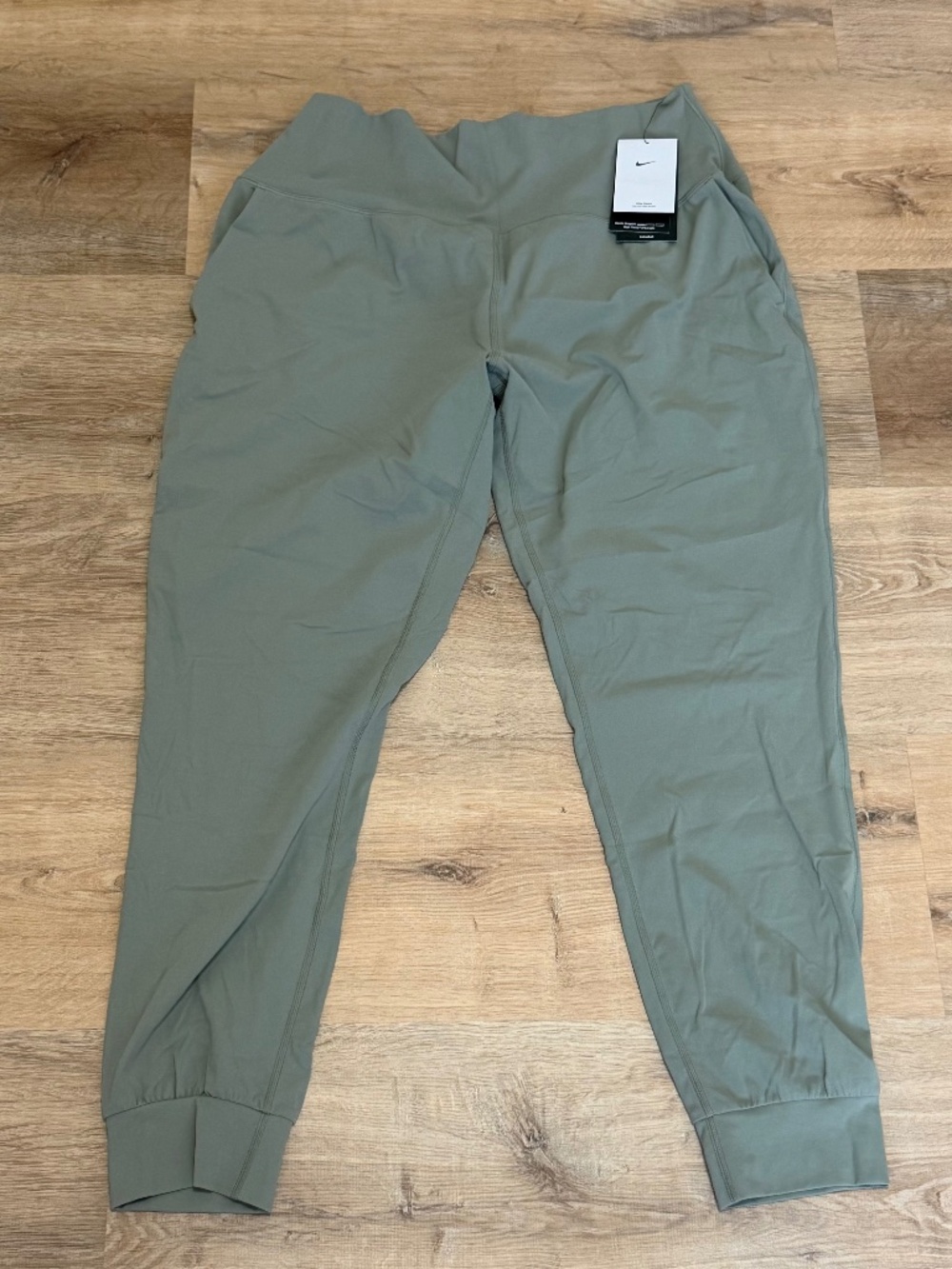 Nike Zenvy training pants NWT